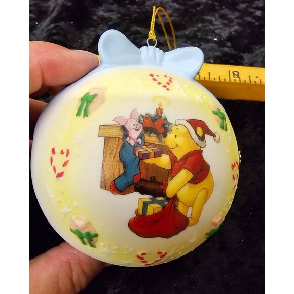 Disney 3" Porcelain Christmas Ornament Pooh & Friends A Bit Of Holiday Cheer 200 - Picture 1 of 7
